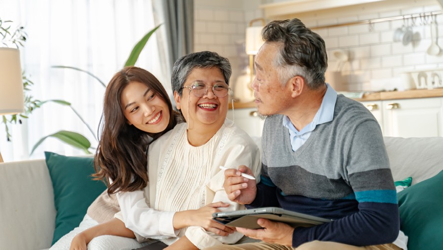 Daughter and parents home page carousel banner image 920x520p